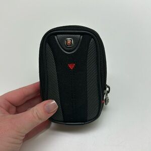 SwissGear by Wenger Small Digital Camera Case